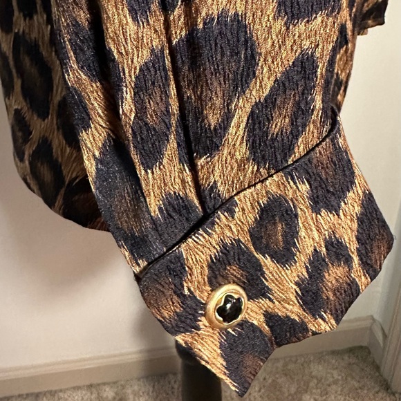 Vintage Anne Klein Designer/Luxury Leopard Print Blouse with Cuff Buttons - Picture 8 of 10